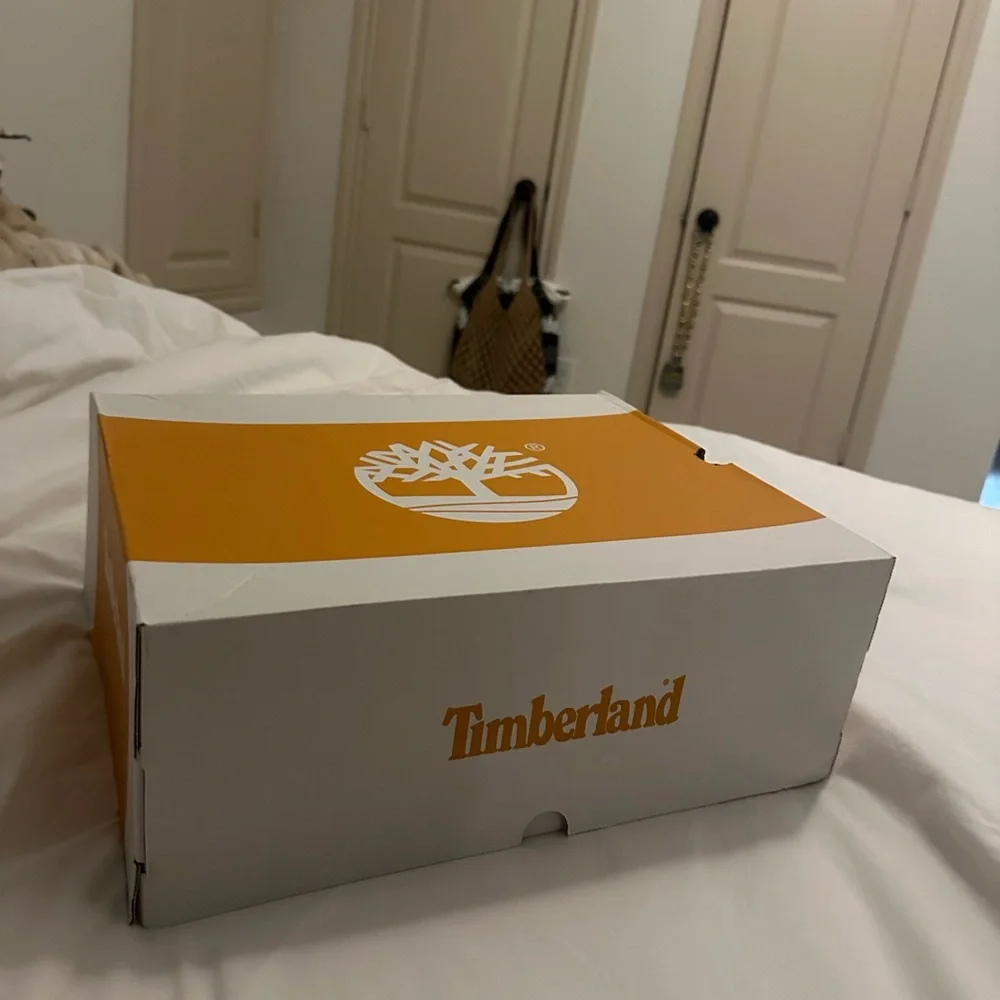ティンバーランド（箱付き） Timberland | Shoes | Timberland White And Orange Shoe Box | Poshmark